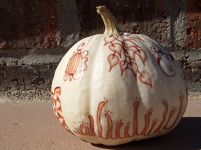 /2017/10/throw-back-thursday-tangled-pumpkin/images/pumpkin1_1.jpg