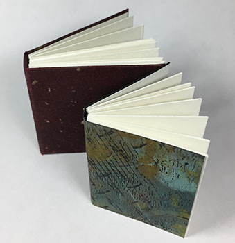 /2018/10/art-journal-micro-perfect-bound-book/images/tinybook2_2.jpg
